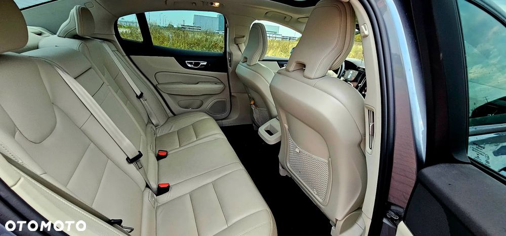 Volvo S60 T5 Momentum Pro - 12