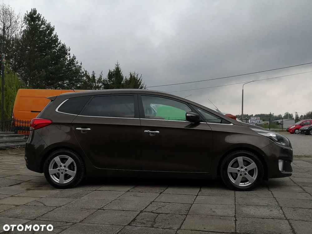 Kia Carens 1.7 CRDi 136 Dream Team Edition - 8
