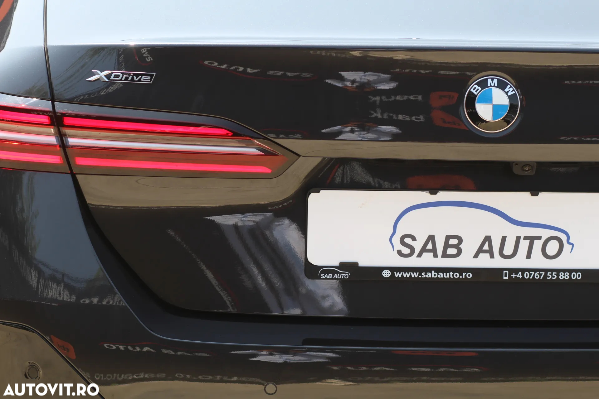 BMW Seria 5 520d xDrive AT MHEV - 34