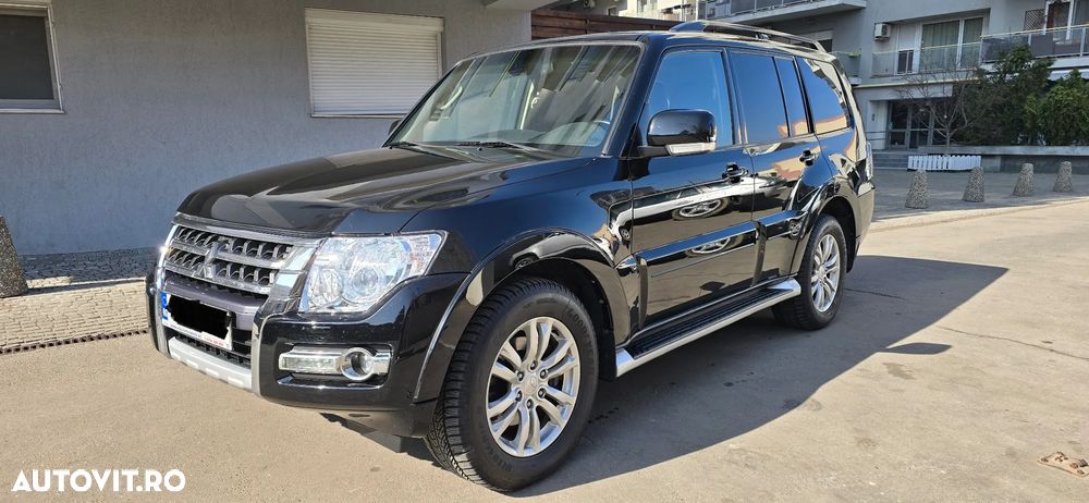 Mitsubishi Pajero LWB 3.2 DI-D Instyle A70 - 1