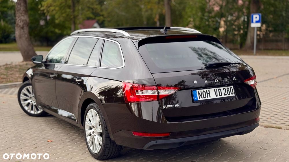 Skoda Superb 2.0 TDI DSG Style - 29