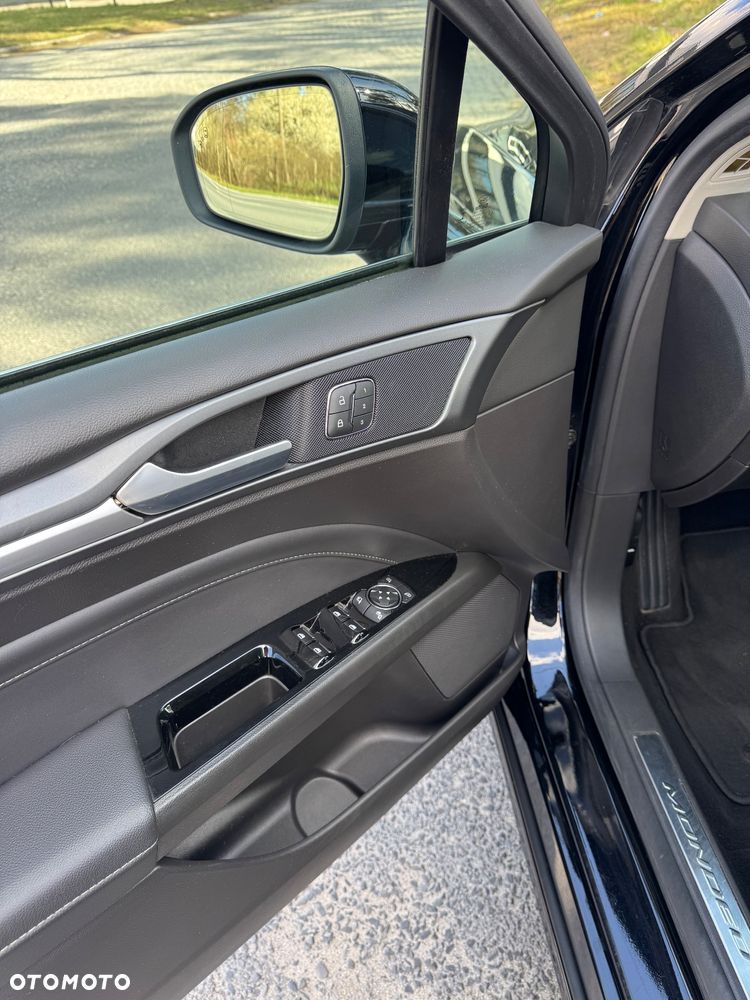 Ford Mondeo 2.0 TDCi Titanium PowerShift - 24