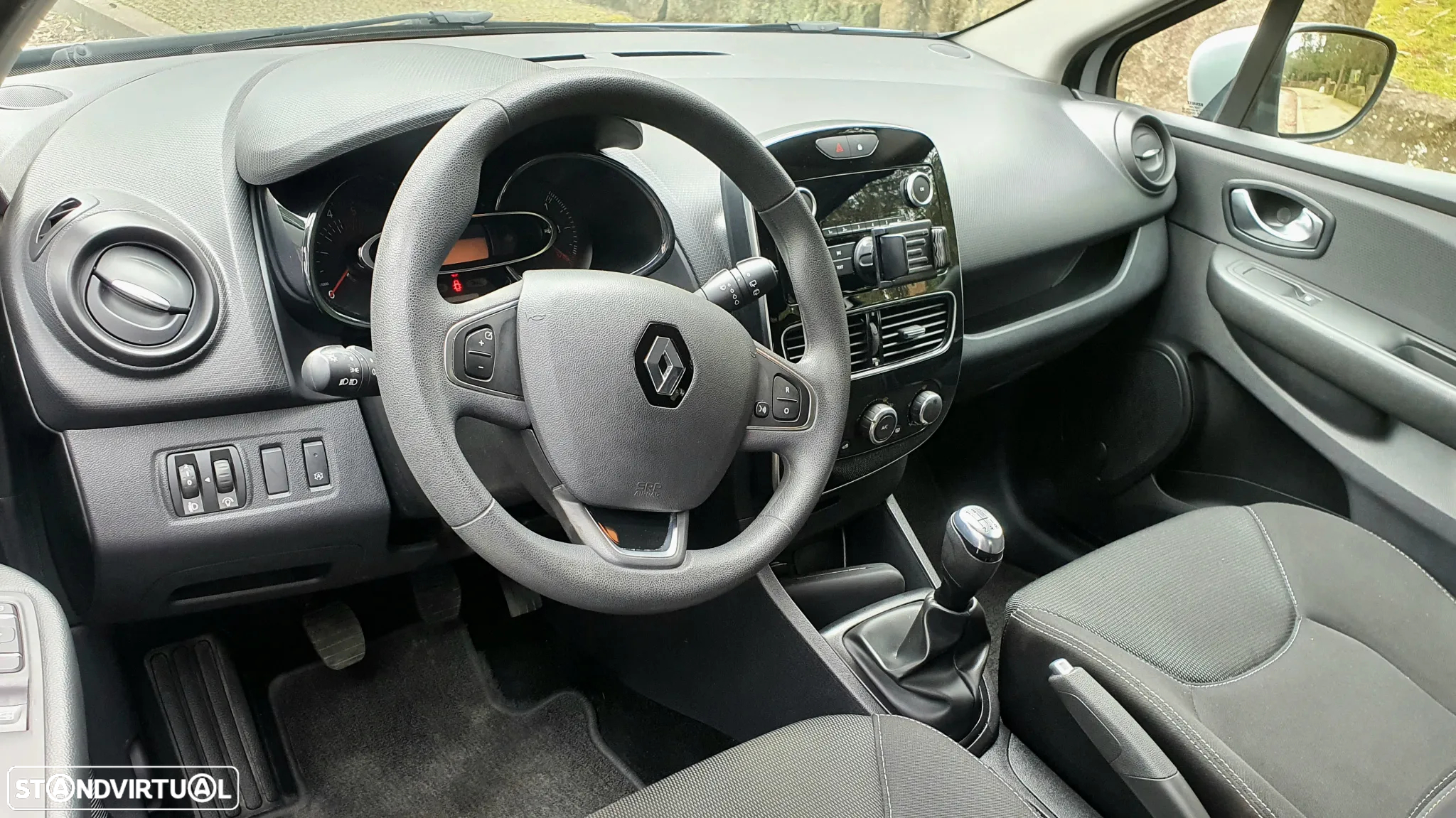 Renault Clio 1.5 dCi Zen - 9