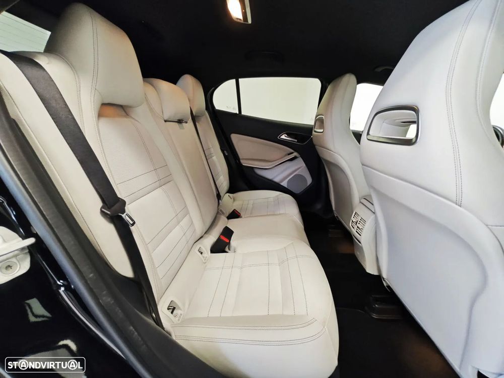 Mercedes-Benz GLA 200 d 4Matic 7G-DCT Urban - 52