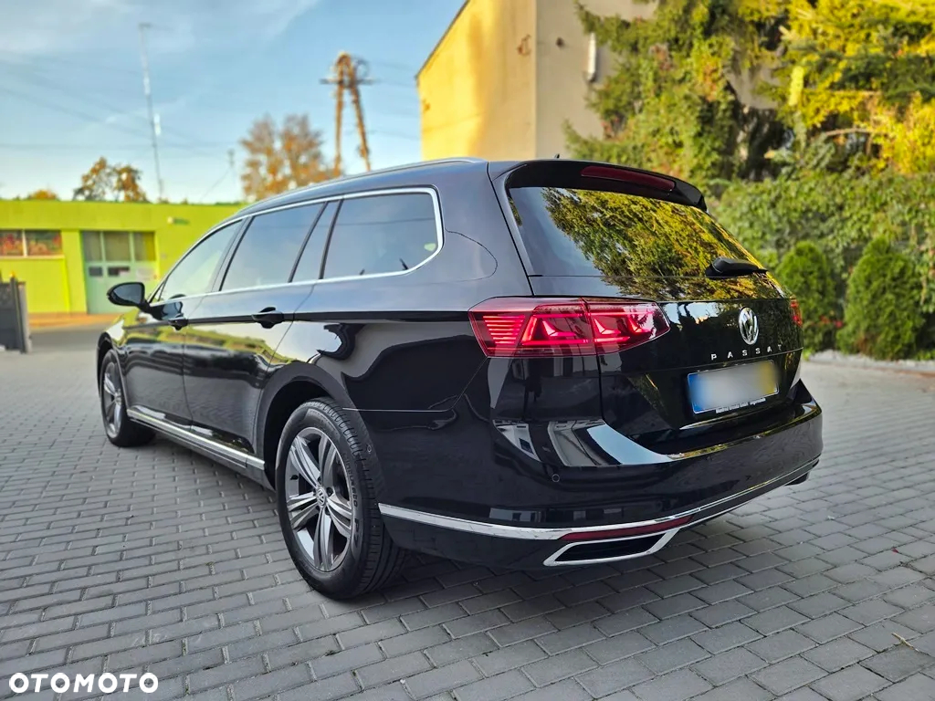 Volkswagen Passat - 4