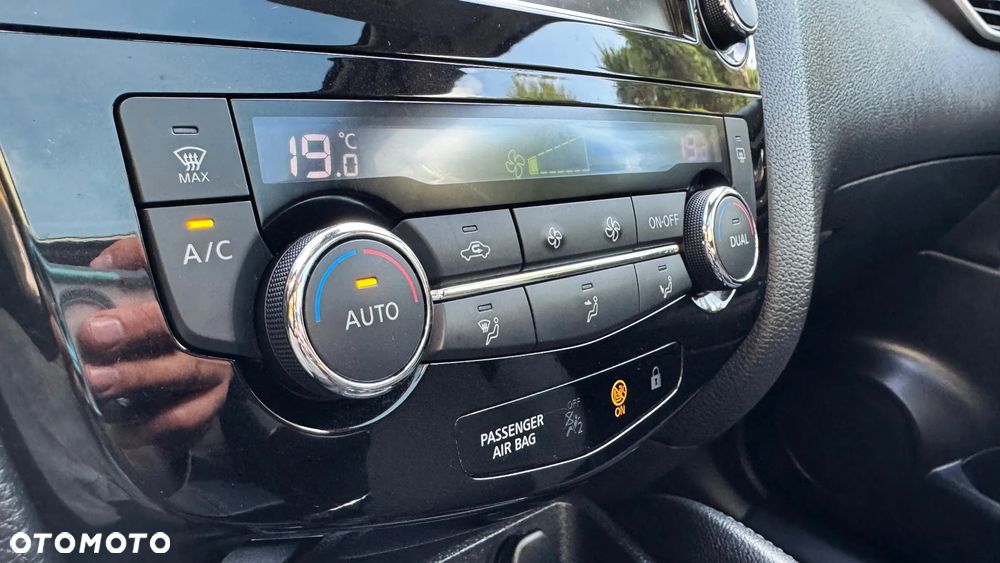 Nissan Qashqai 1.3 DIG-T SHIRO - 24