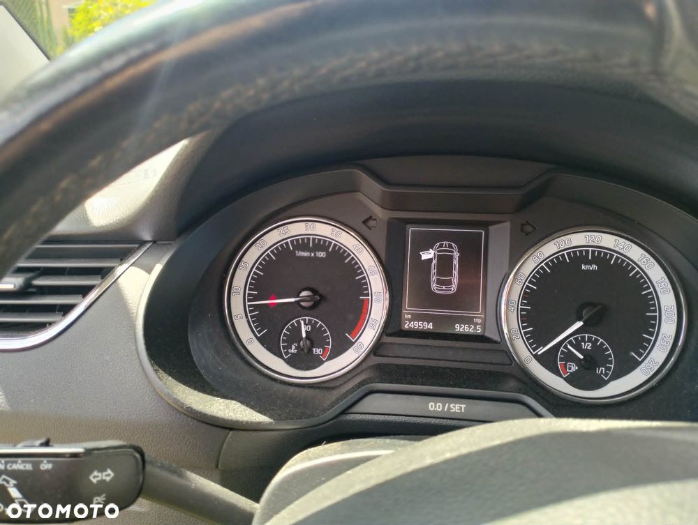 Skoda Octavia 2.0 TDI SCR Clever DSG - 25