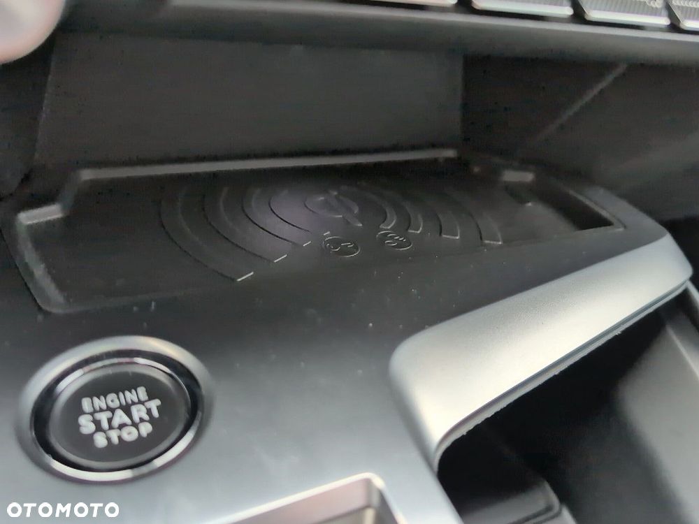 Peugeot 408 1.6 Plug-In Hybrid 225 GT EAT8 - 16