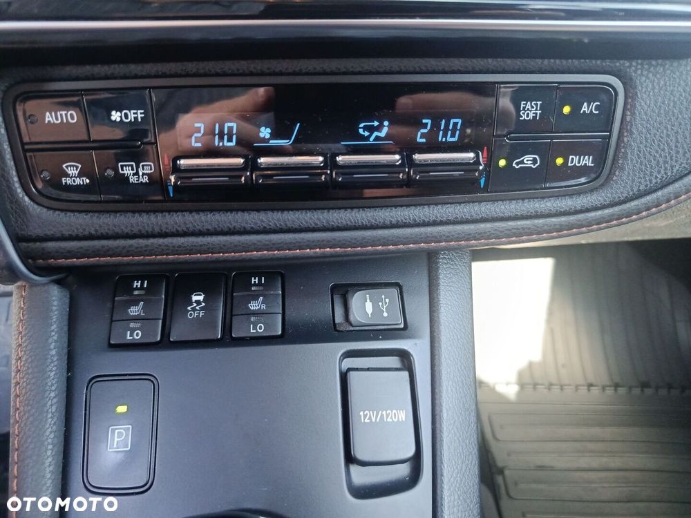 Toyota Auris - 25