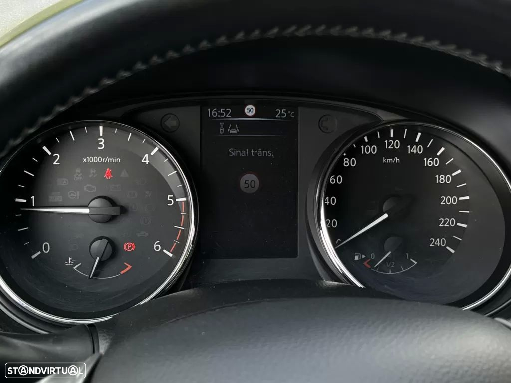 Nissan Qashqai 1.5 dCi N-Connecta - 19