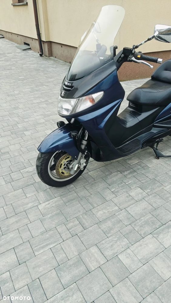 Suzuki Burgman - 4