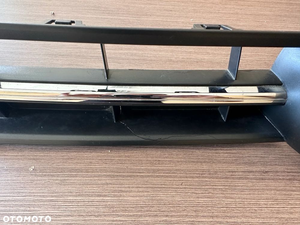Grill Atrapa VW Polo 2G 2G0853651L 2G0853653L uszkodzony - 6