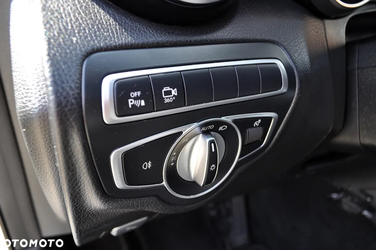 Mercedes-Benz GLC 350 e 4Matic 7G-TRONIC AMG Line - 36
