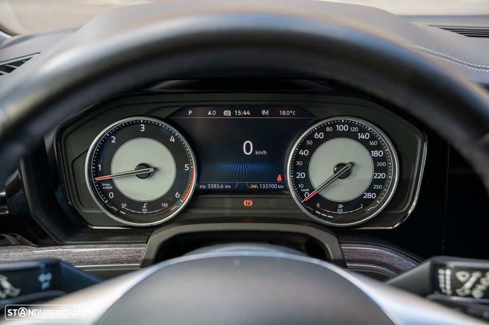 VW Touareg 3.0 TDI V6 Elegance Plus - 9
