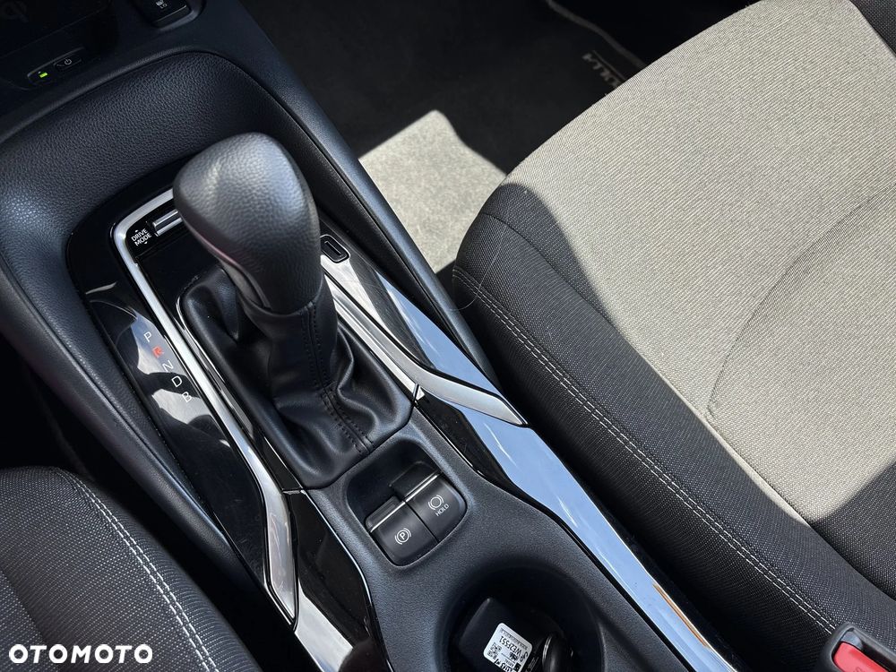 Toyota Corolla 1.8 Hybrid Comfort - 17