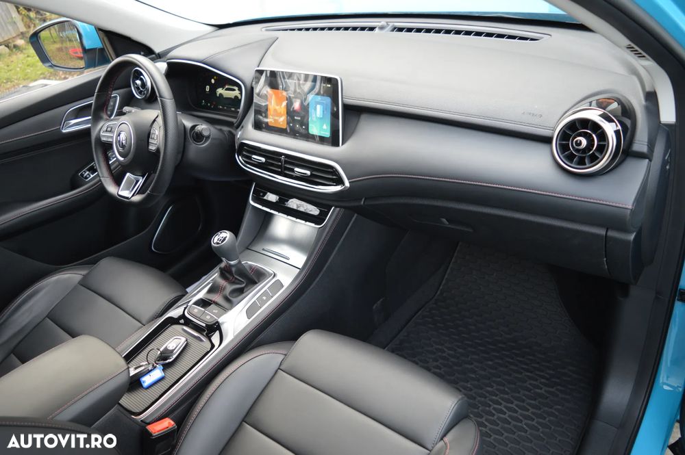 MG HS 1.5 T-GDi 6MT Explore - 10