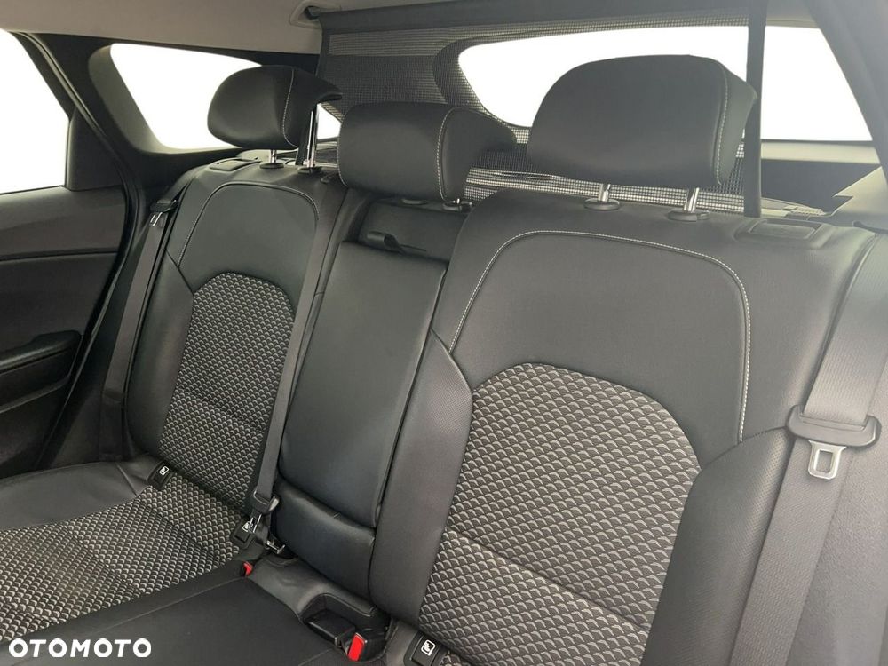 Kia Ceed - 12