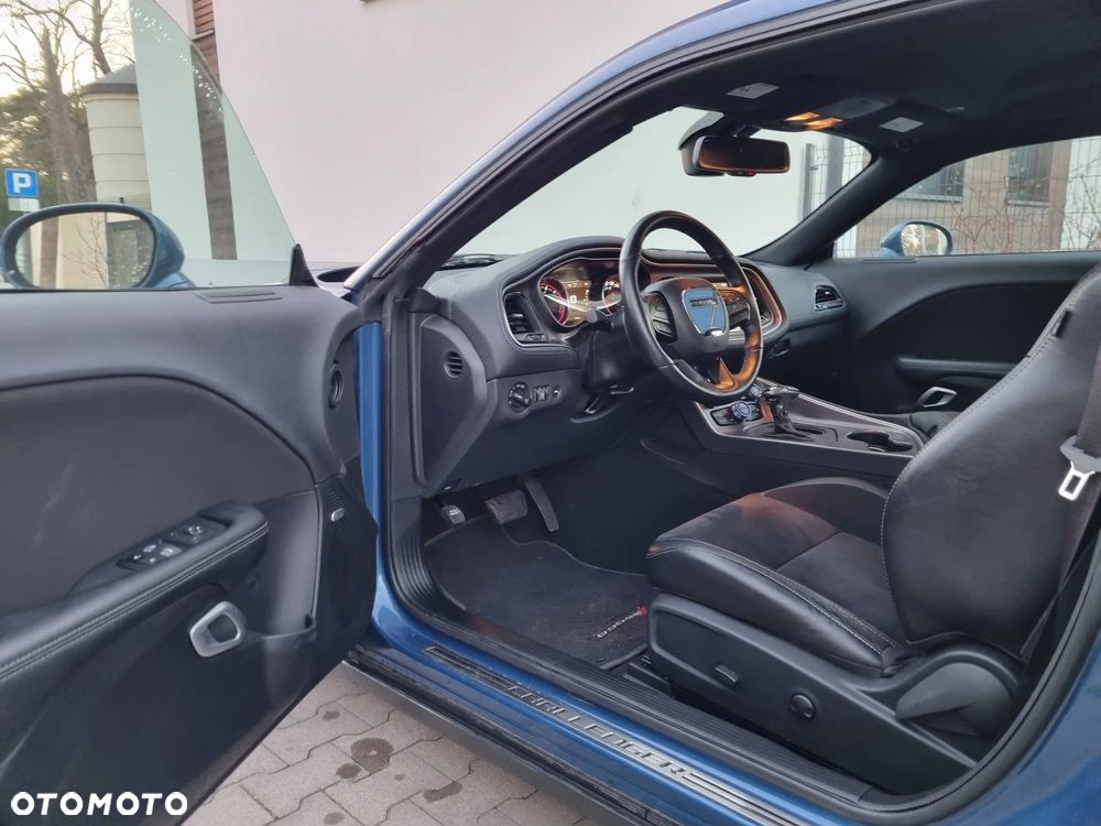 Dodge Challenger 6.4 Scat Pack - 8