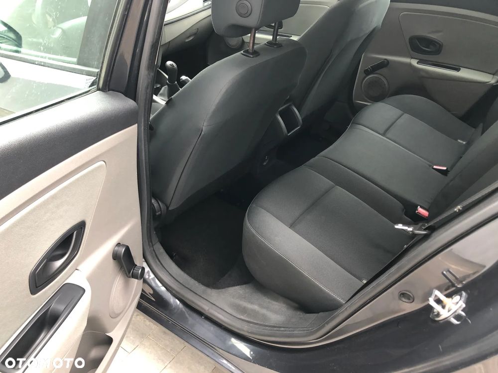 Renault Megane 1.6 16V 100 TomTom Edition - 9