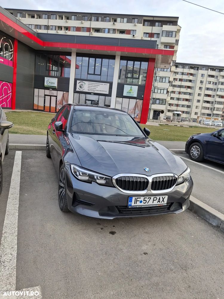 BMW Seria 3 318i AT - 2