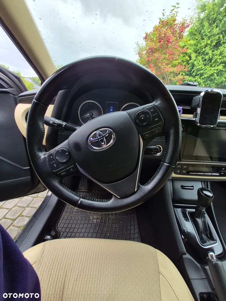 Toyota Corolla 1.6 Prestige MS EU6 - 10