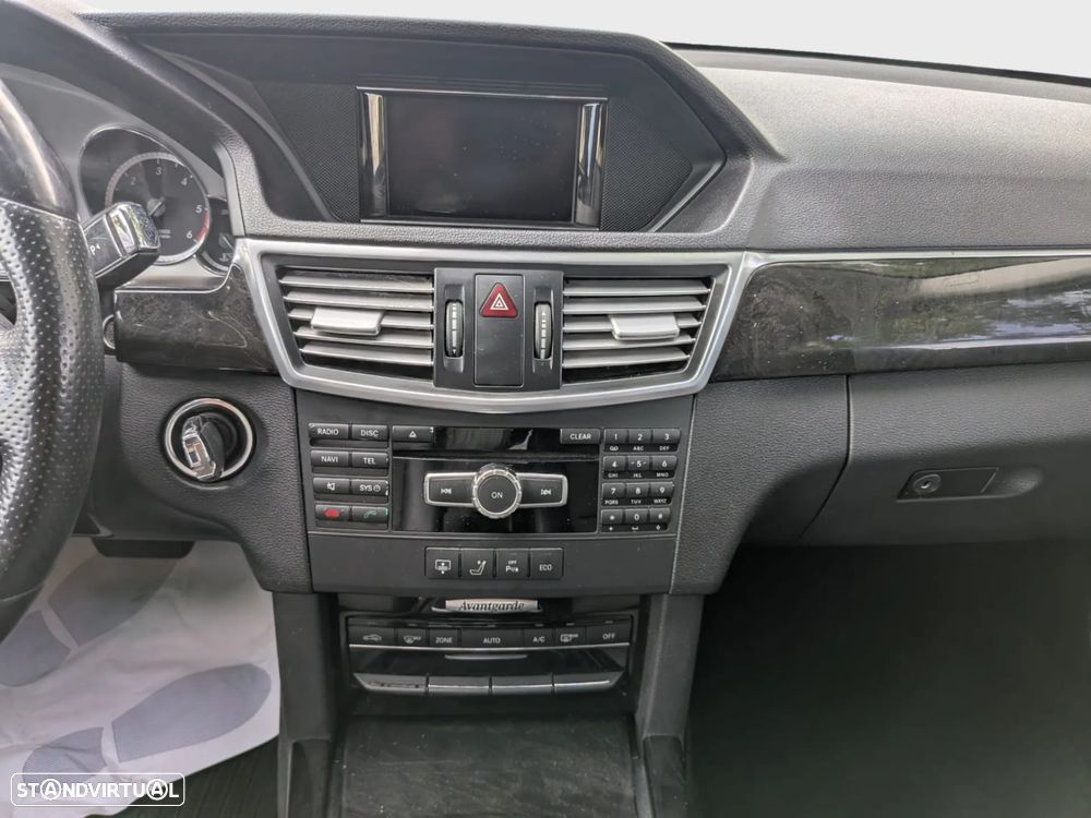 Mercedes-Benz E 250 CDI Avantgarde BE Auto. - 12