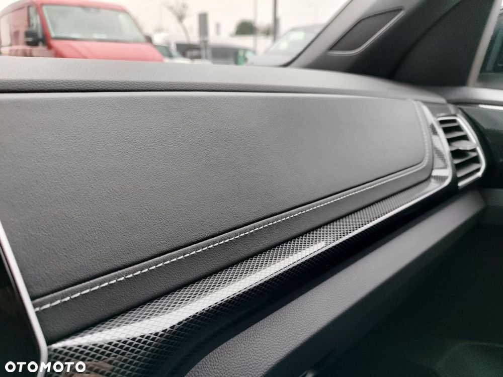 Volkswagen T-Cross - 24