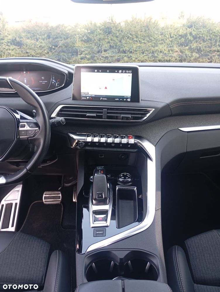 Peugeot 5008 1.6 PureTech GT Line S&S EAT8 - 8