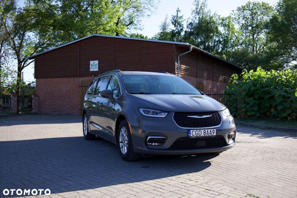 Chrysler Pacifica - 4
