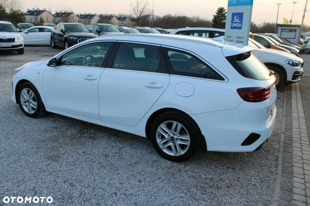 Kia Ceed - 9
