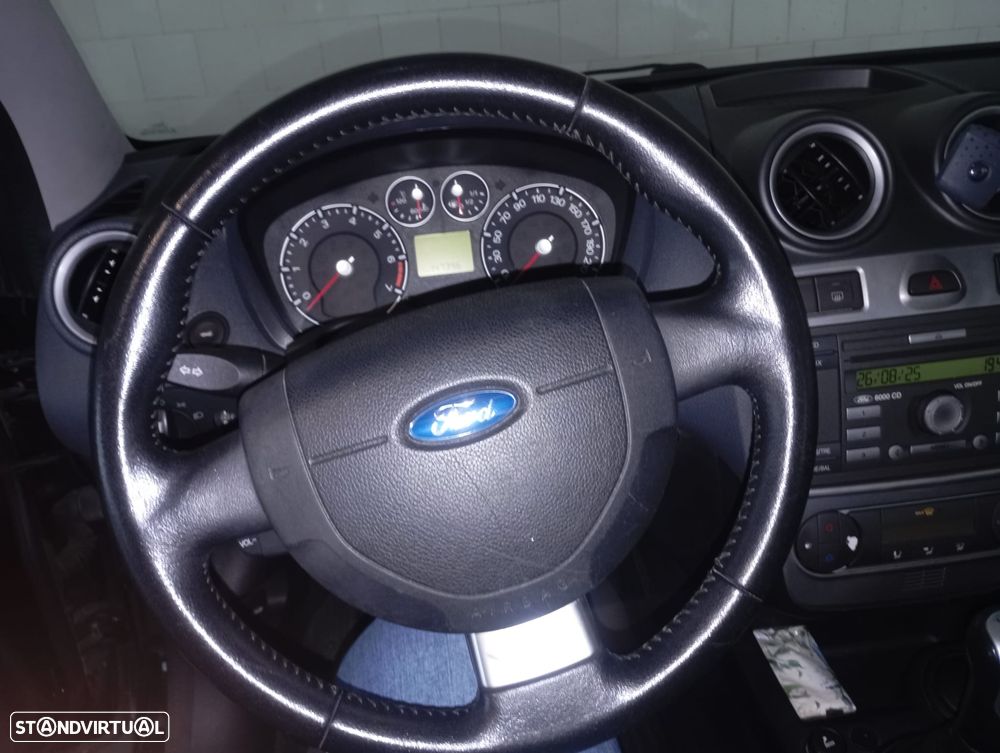 Ford Fiesta 1.25 Zetec - 11