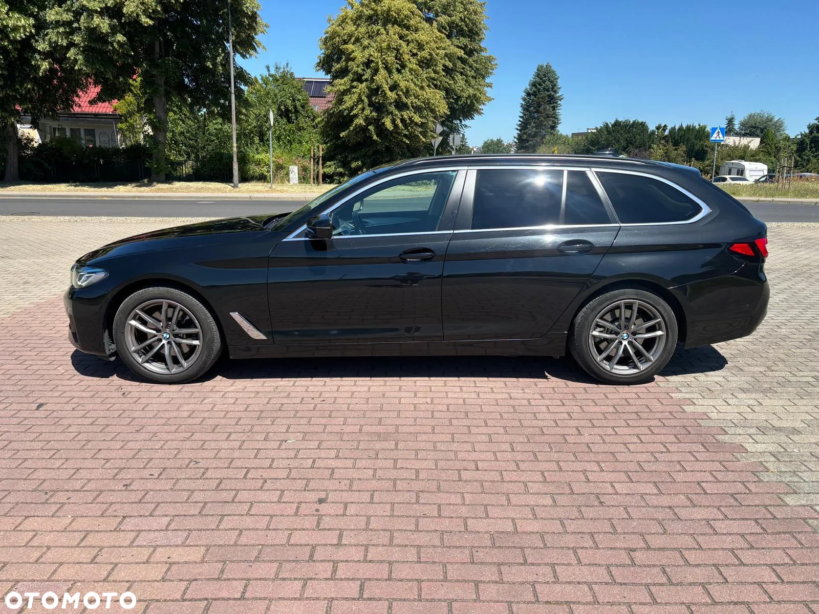 BMW Seria 5 520d Touring Luxury Line - 14