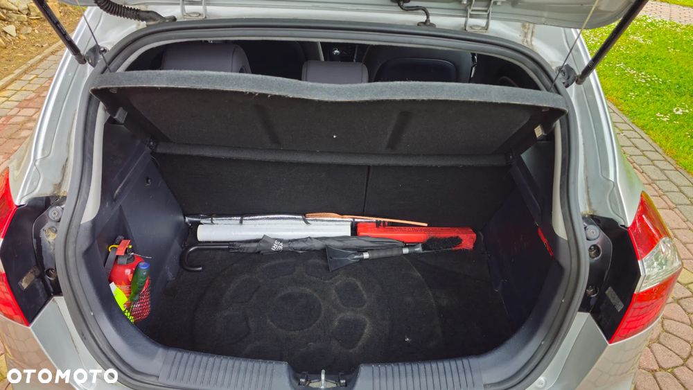 Kia Rio 1.2 L - 13