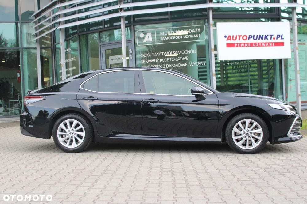 Toyota Camry - 4