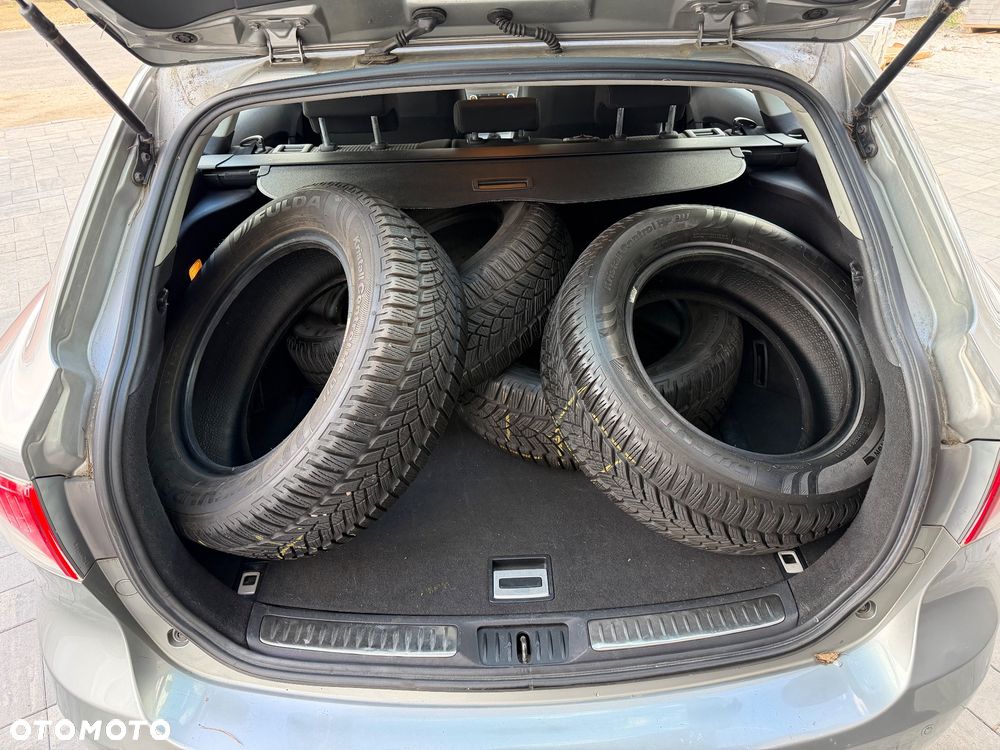 Toyota Avensis 2.0 D-4D Sol - 12