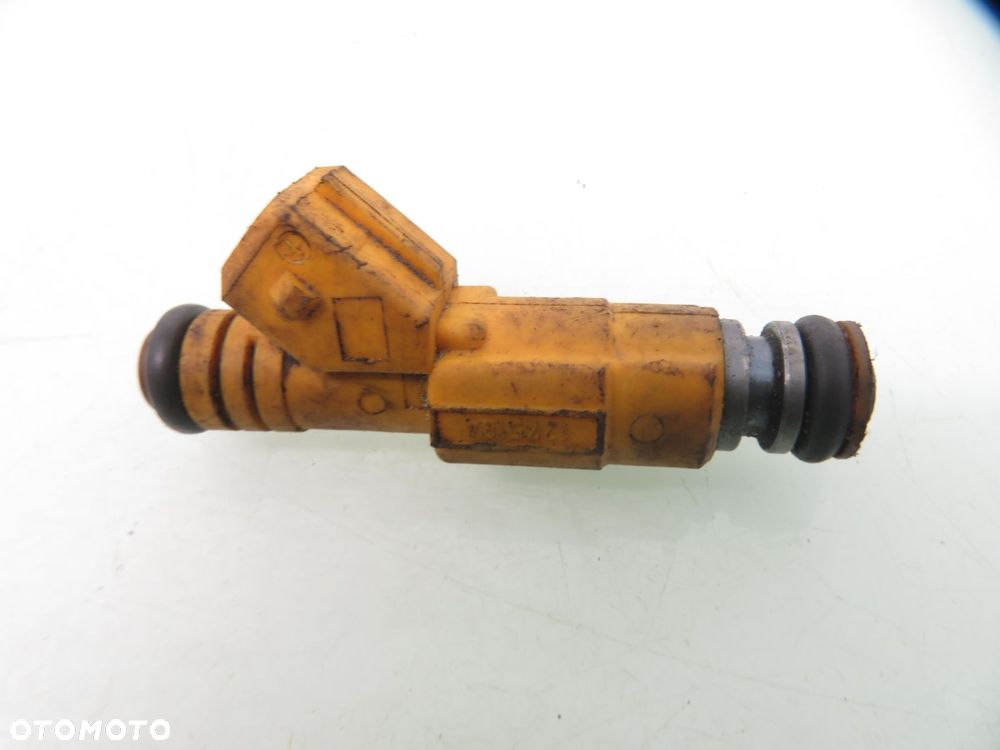 WTRYSKIWACZ VOLVO 850 2.4 0280155746 - 2