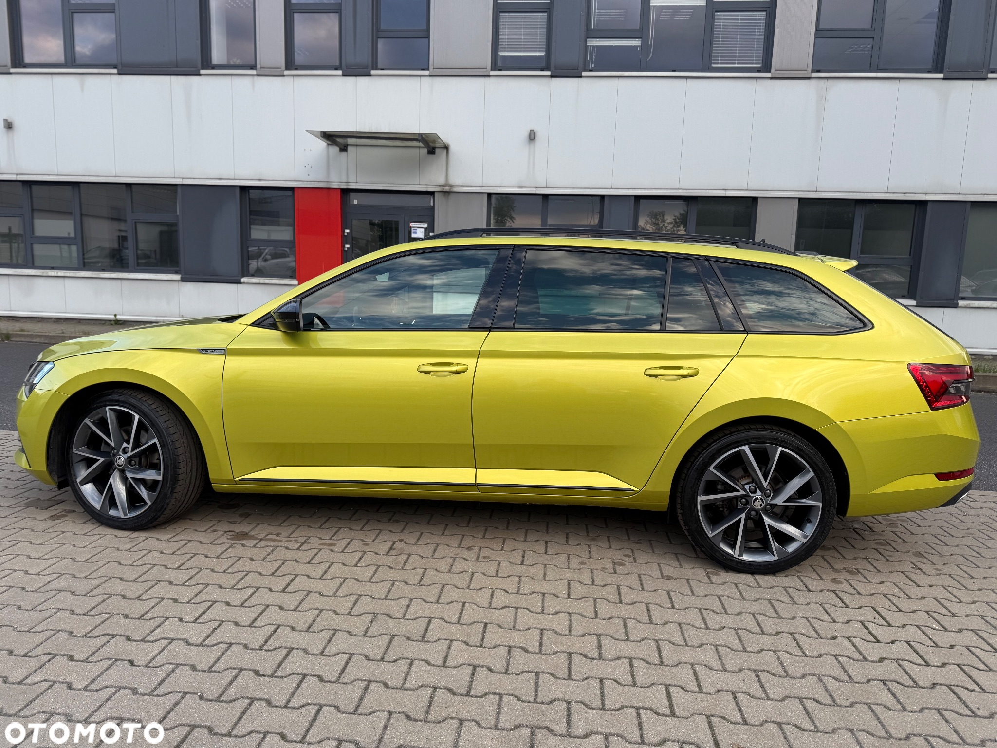 Skoda Superb 1.5 TSI iV DSG Sportline - 8