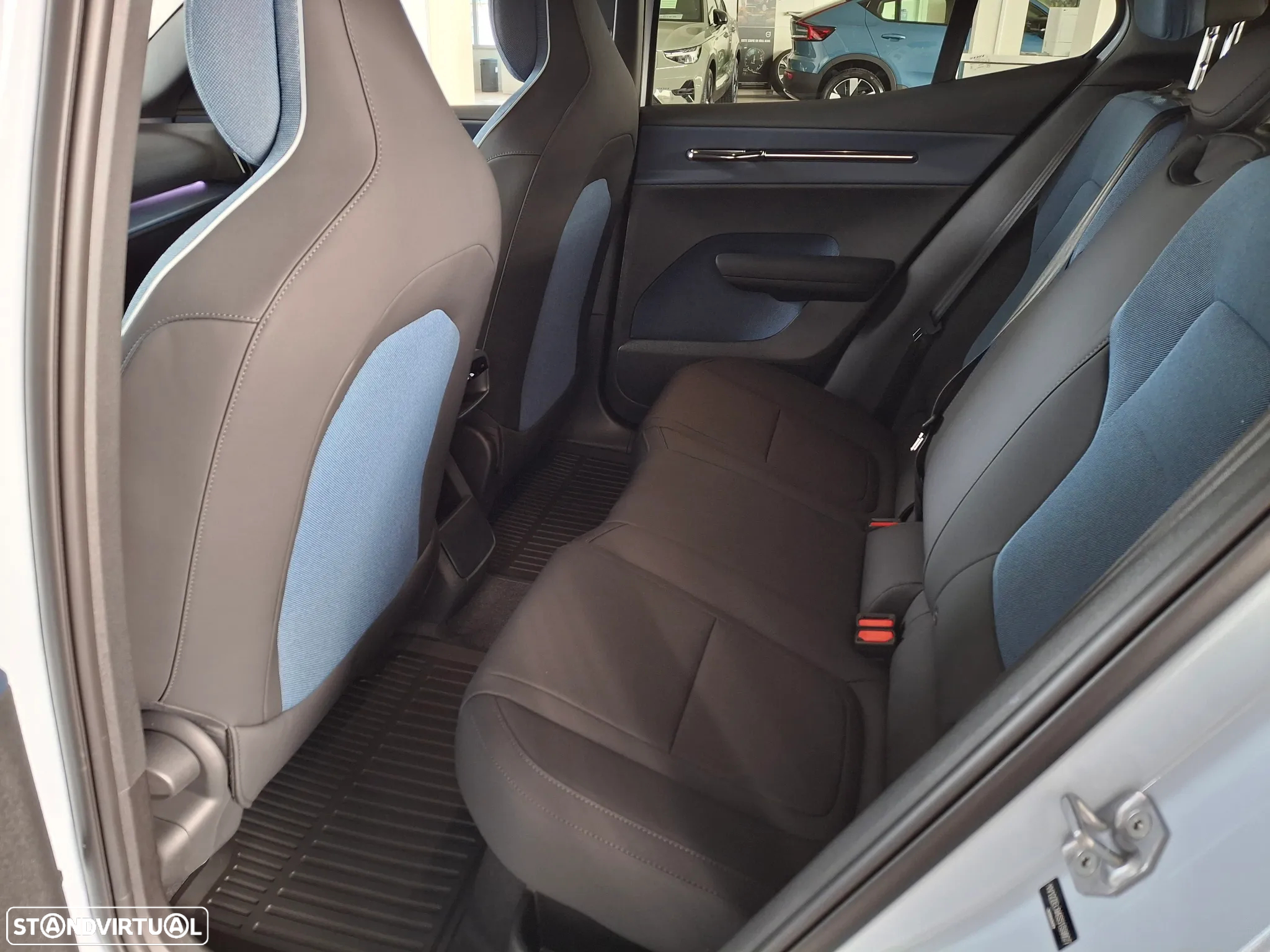 Volvo EX30 69 kWh Single Motor Extended Range Plus - 7