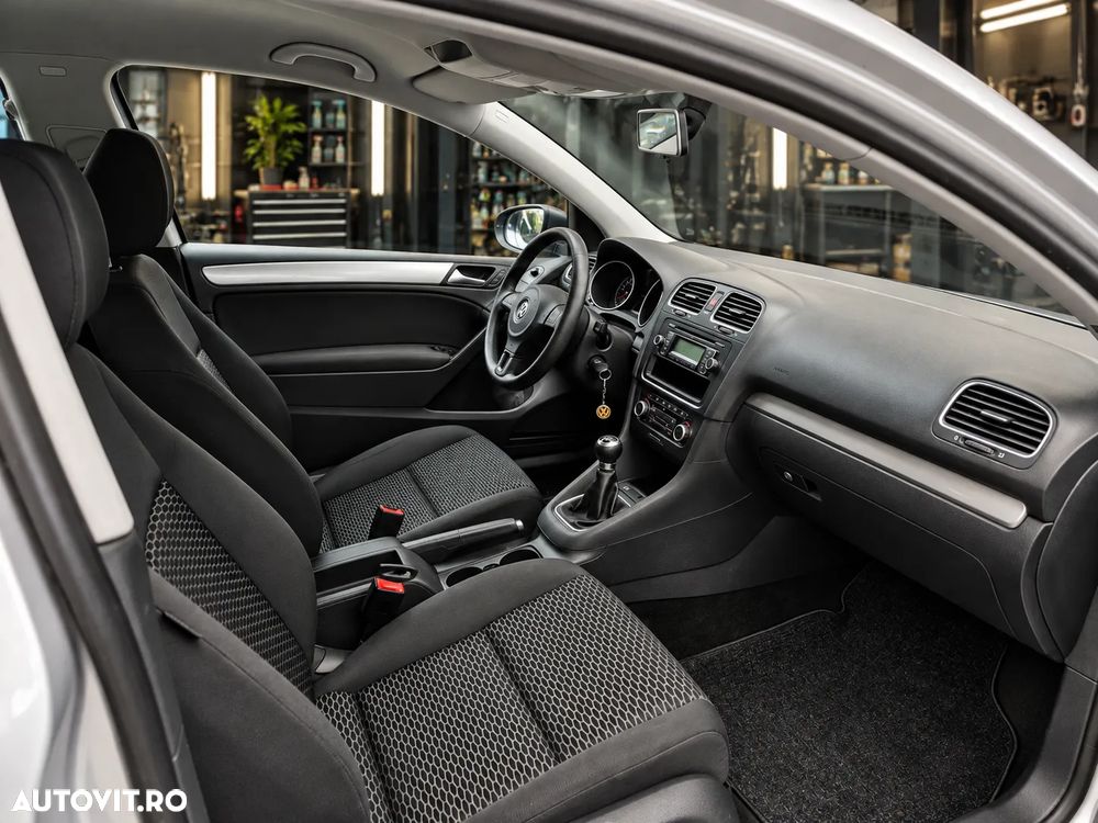 Volkswagen Golf - 10