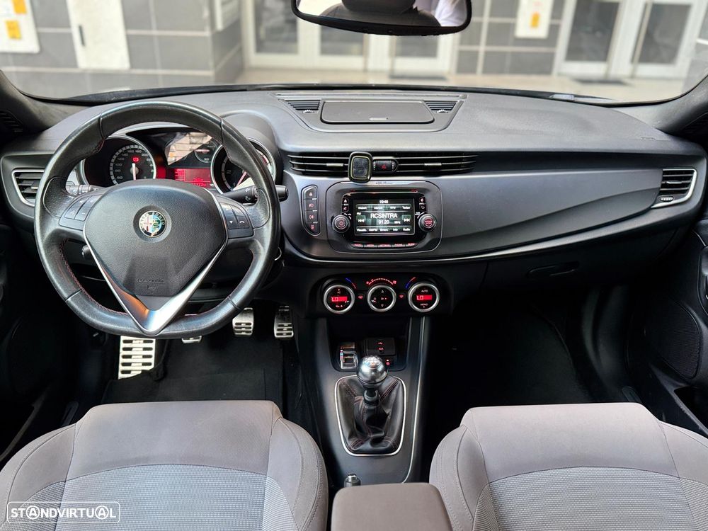Alfa Romeo Giulietta 1.6 JTDM Distinctive - 9