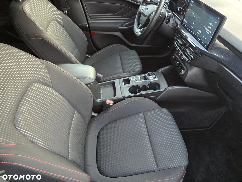 Ford Focus 1.5 EcoBlue Start-Stopp-System ST-LINE - 17
