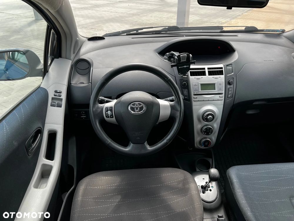Toyota Yaris 1.3 Sol Premium MM - 12