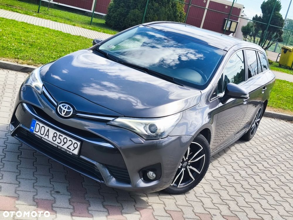 Toyota Avensis Touring Sports 2.0 D-4D Executive - 2