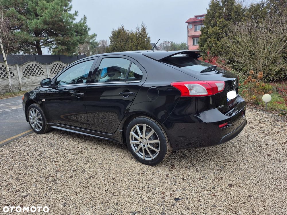 Mitsubishi Lancer 1.8 Intense - 11