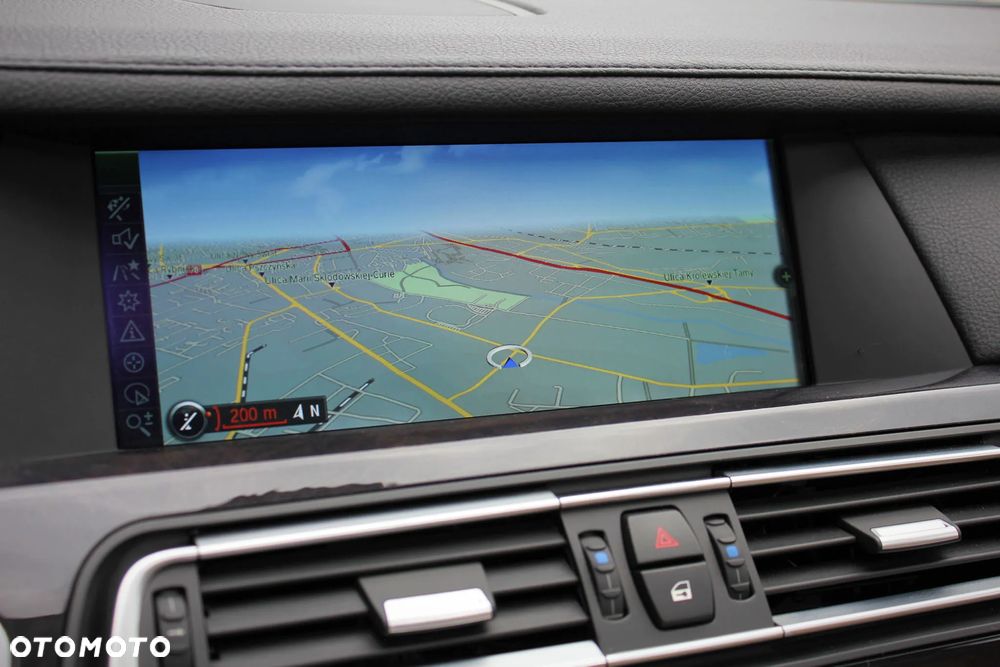 BMW Seria 7 750Li - 29