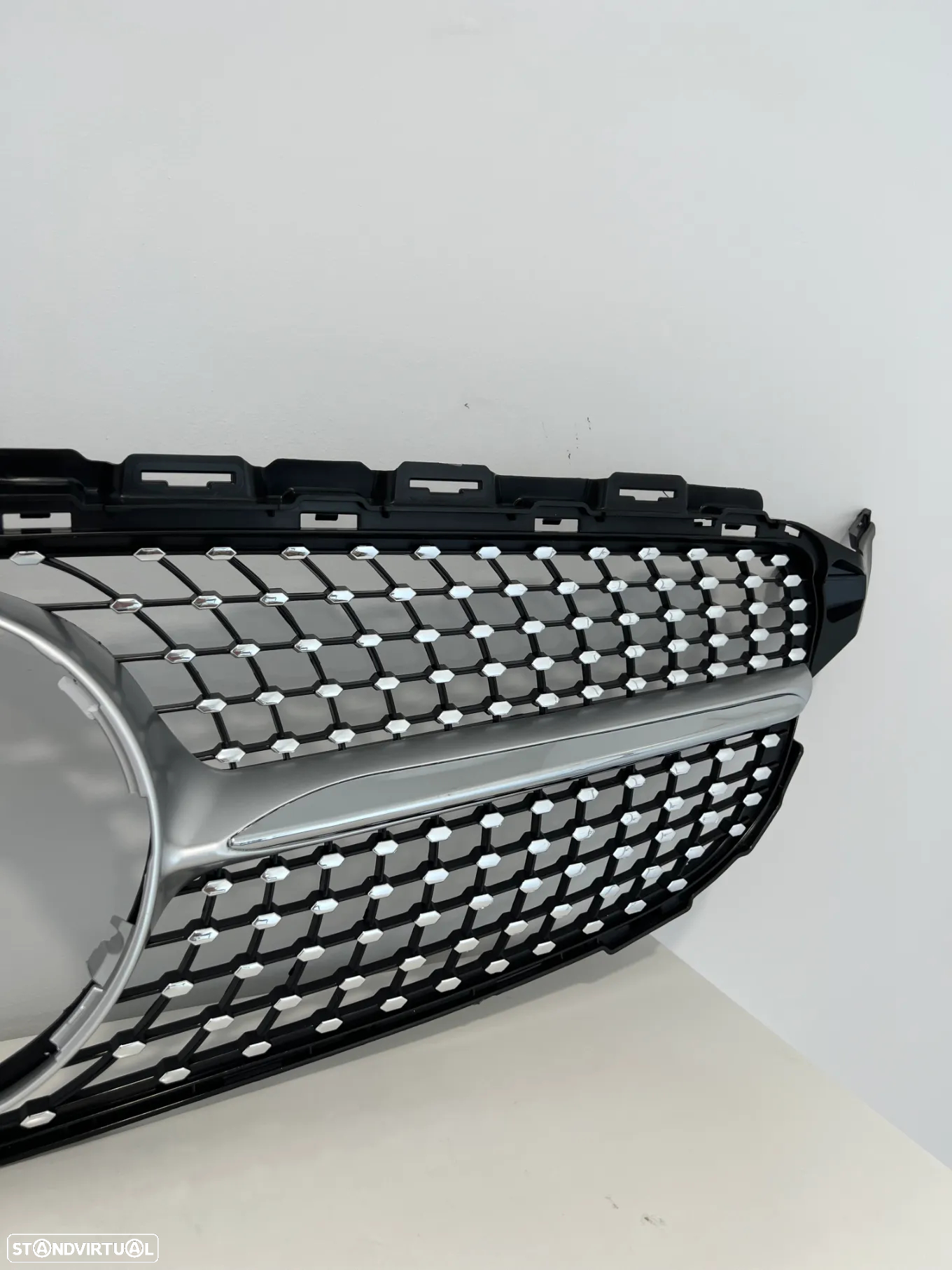 Grelha Frontal Mercedes Classe C W205 Look Diamond Silver - 4