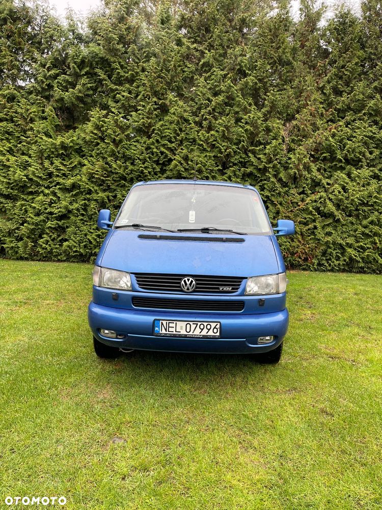 Volkswagen Caravelle - 1