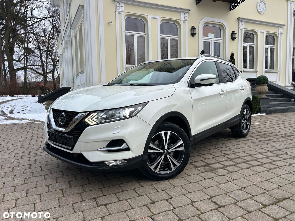Nissan Qashqai 1.3 DIG-T SHIRO - 1