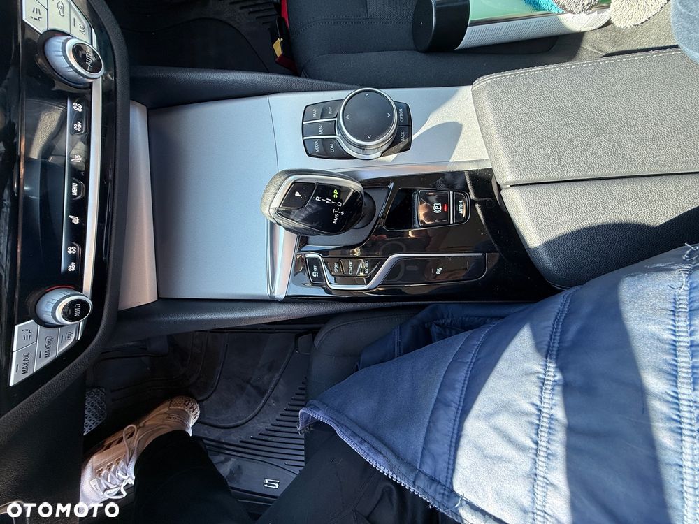 BMW Seria 5 518d - 9