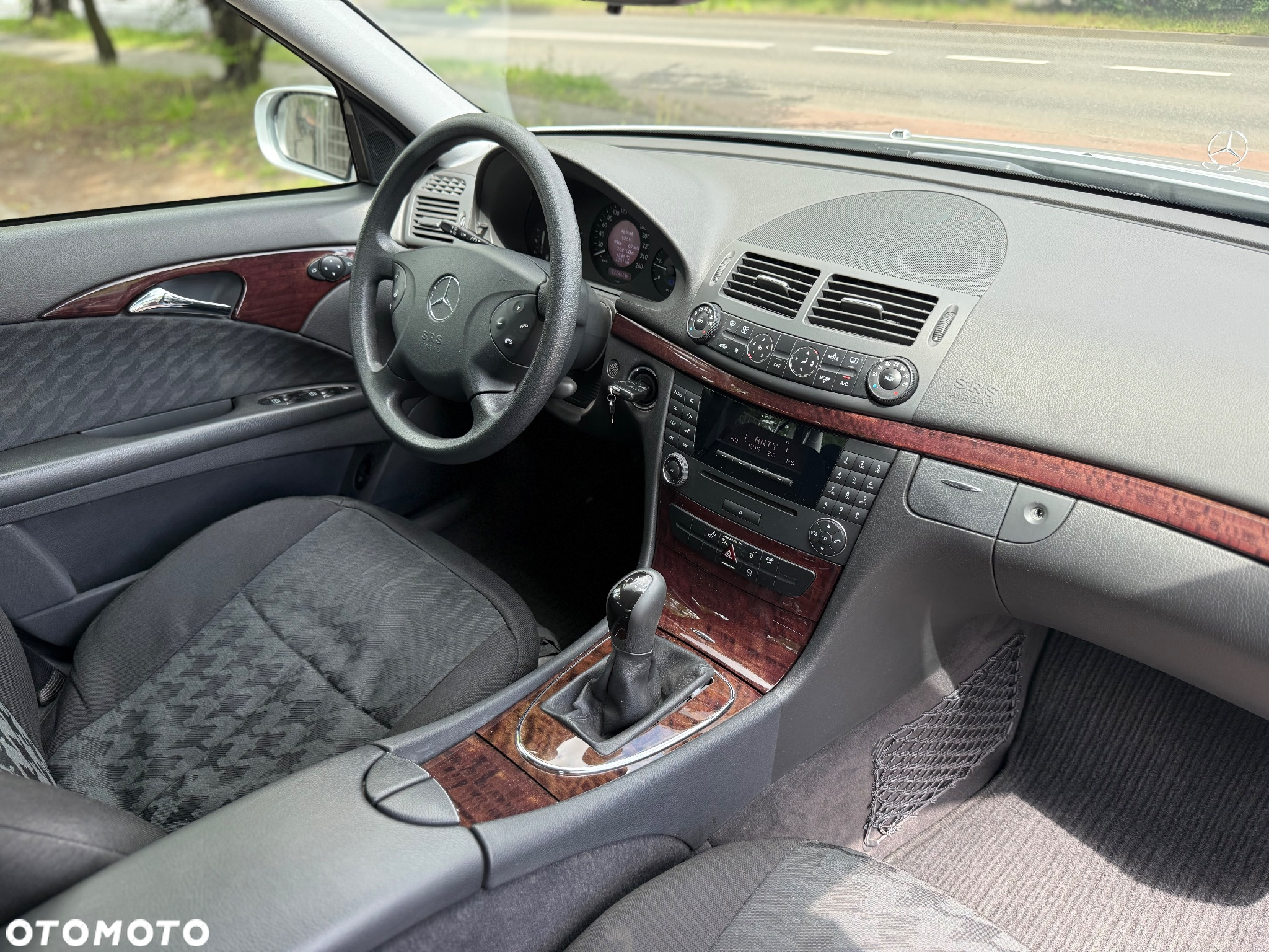 Mercedes-Benz Klasa E 220 CDI Classic - 4
